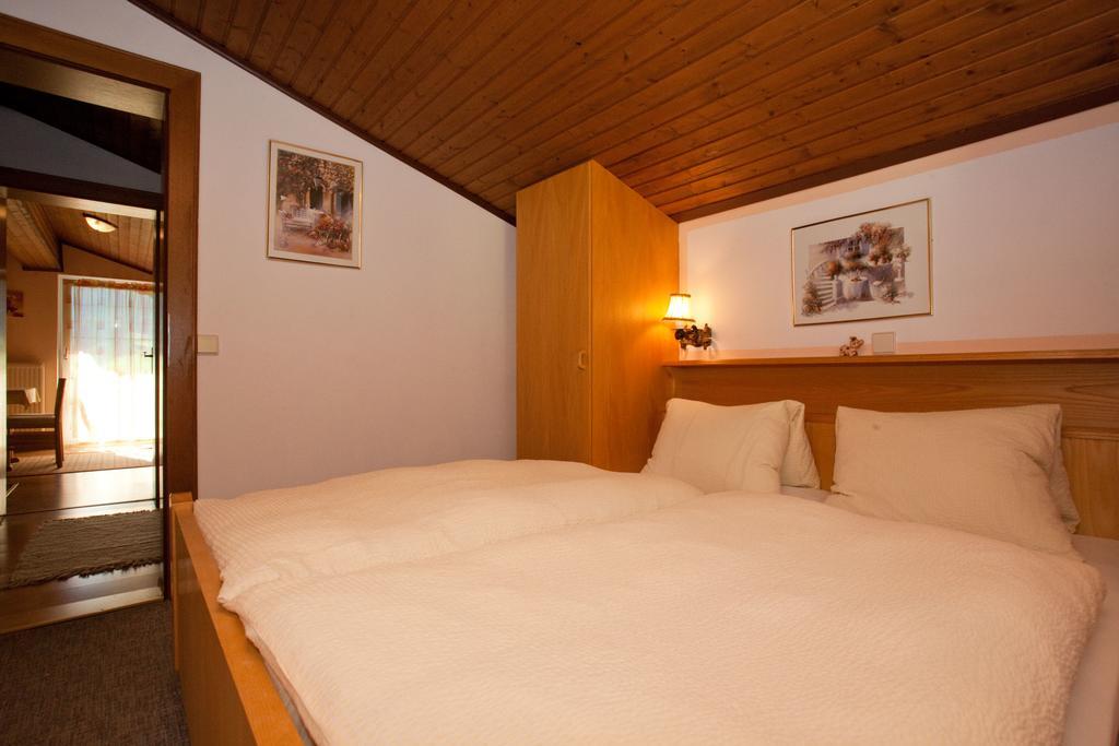 Familiengaestehaus Ingrid Sankt Martin am Tennengebirge Pokoj fotografie