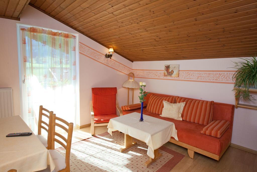 Familiengaestehaus Ingrid Sankt Martin am Tennengebirge Pokoj fotografie