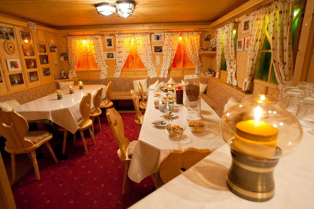 Familiengaestehaus Ingrid Sankt Martin am Tennengebirge Pokoj fotografie